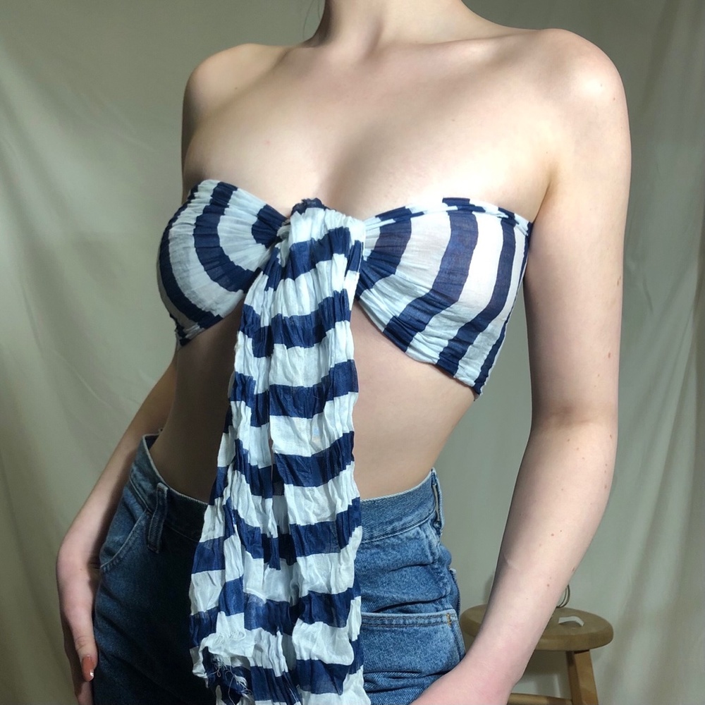 4/$10 | White & navy sheer cotton scarf
